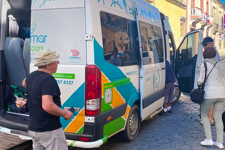 Private Transportation from Santo Domingo city to Barahona - Photo 1 of 6